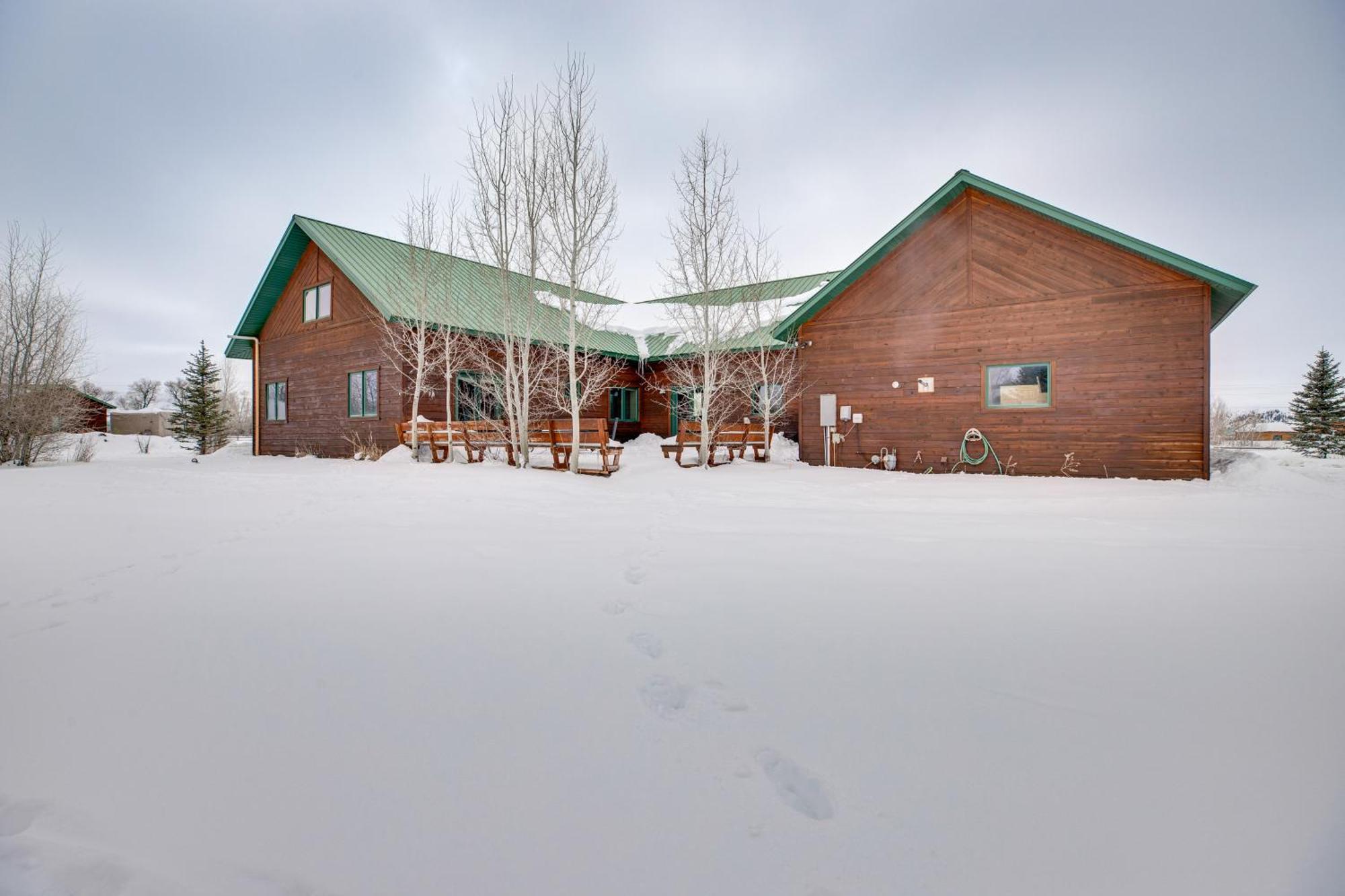 Spacious Gunnison Home Ski, Hike, Bike And Fish! Exterior photo